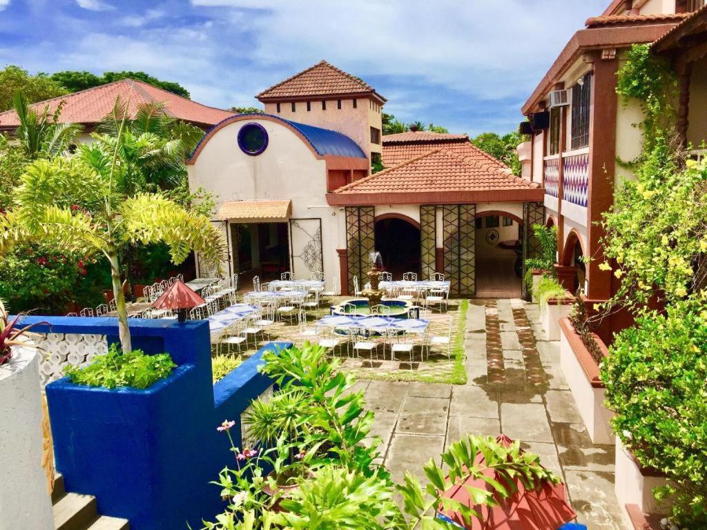 Casa La Granja Hotel Iloilo City Ngoại thất bức ảnh