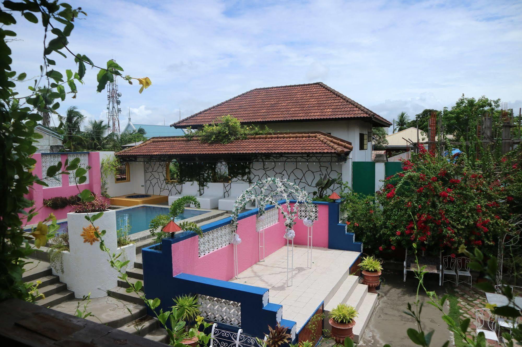 Casa La Granja Hotel Iloilo City Ngoại thất bức ảnh