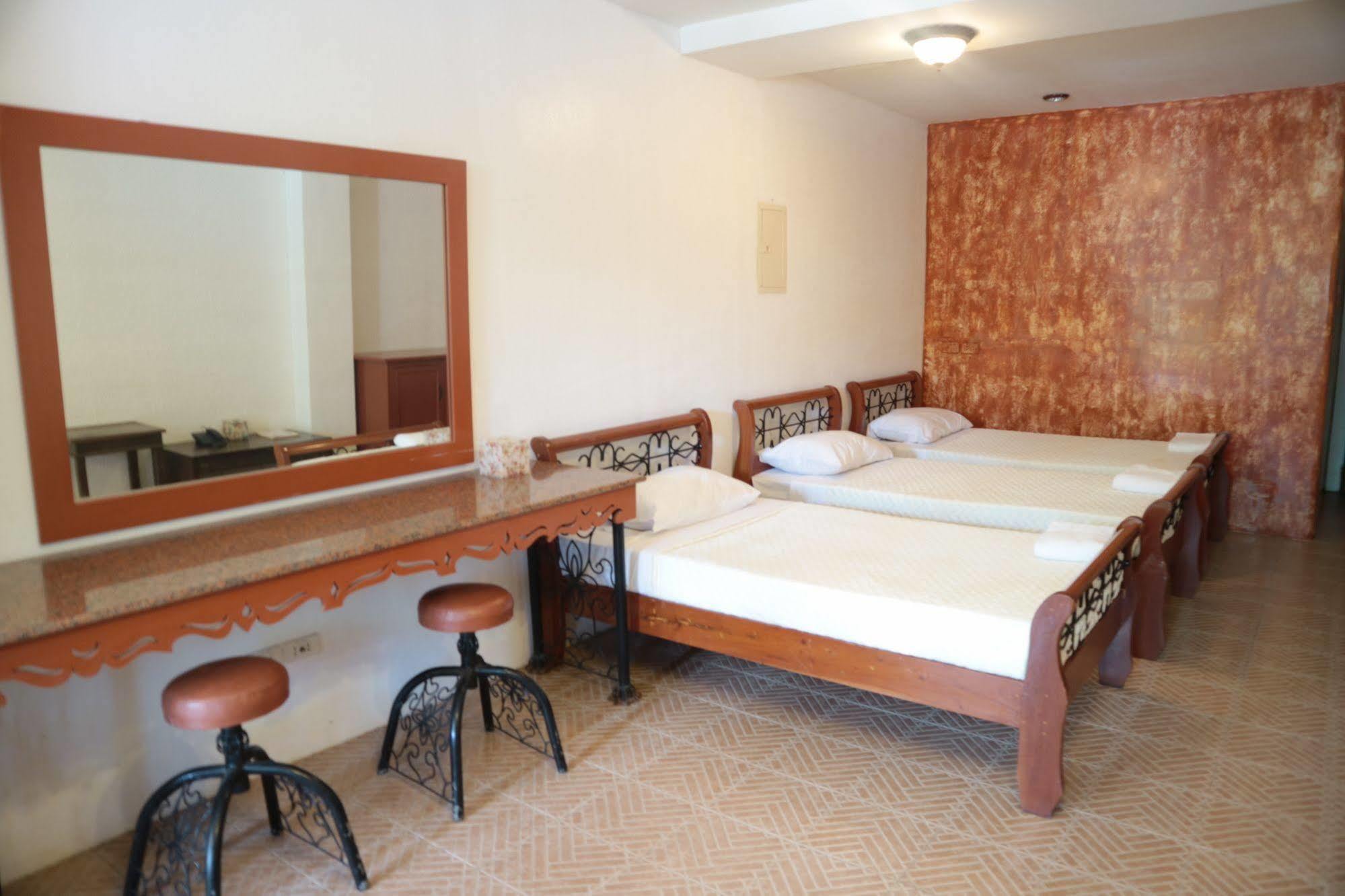 Casa La Granja Hotel Iloilo City Ngoại thất bức ảnh
