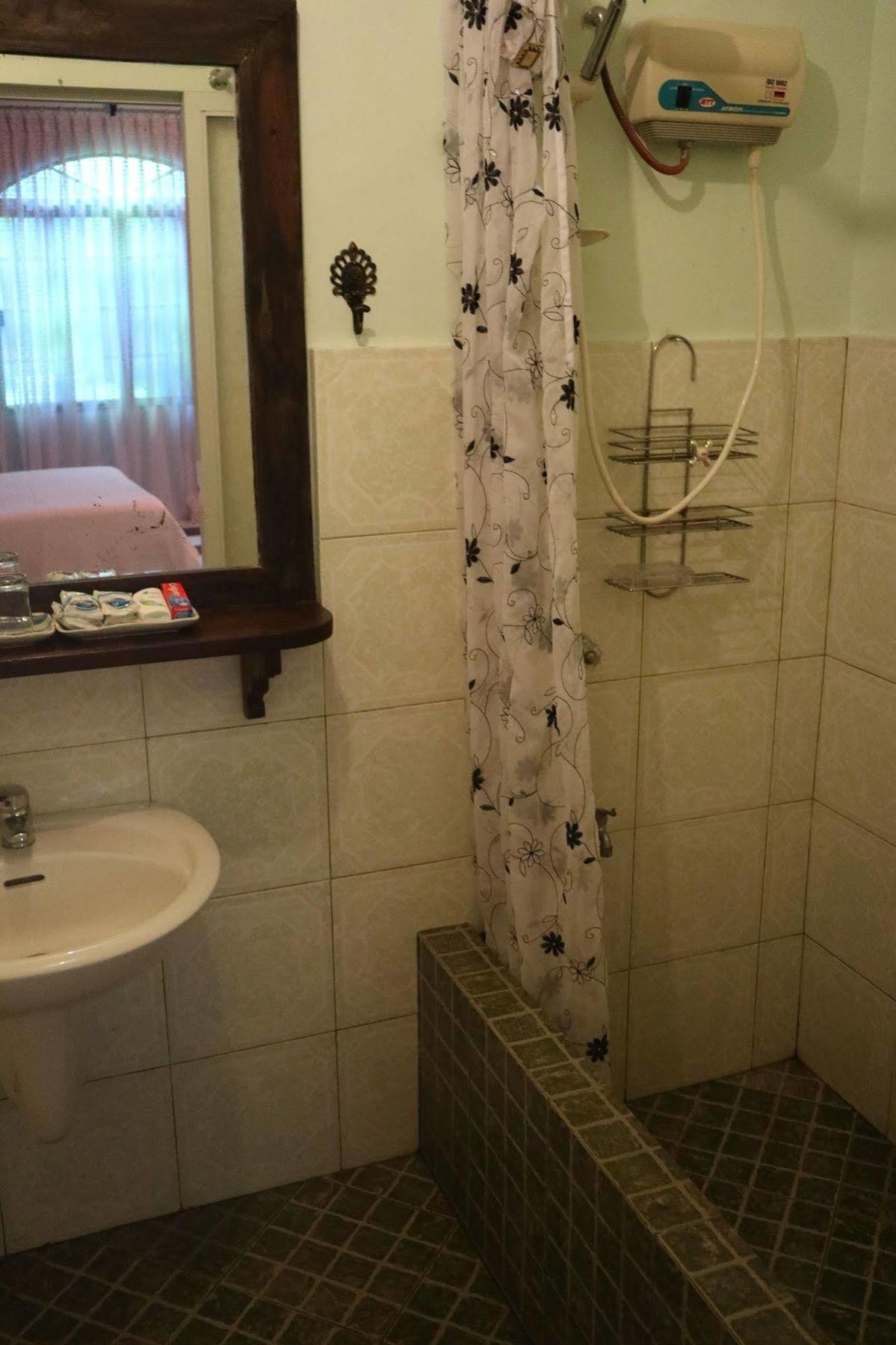 Casa La Granja Hotel Iloilo City Ngoại thất bức ảnh