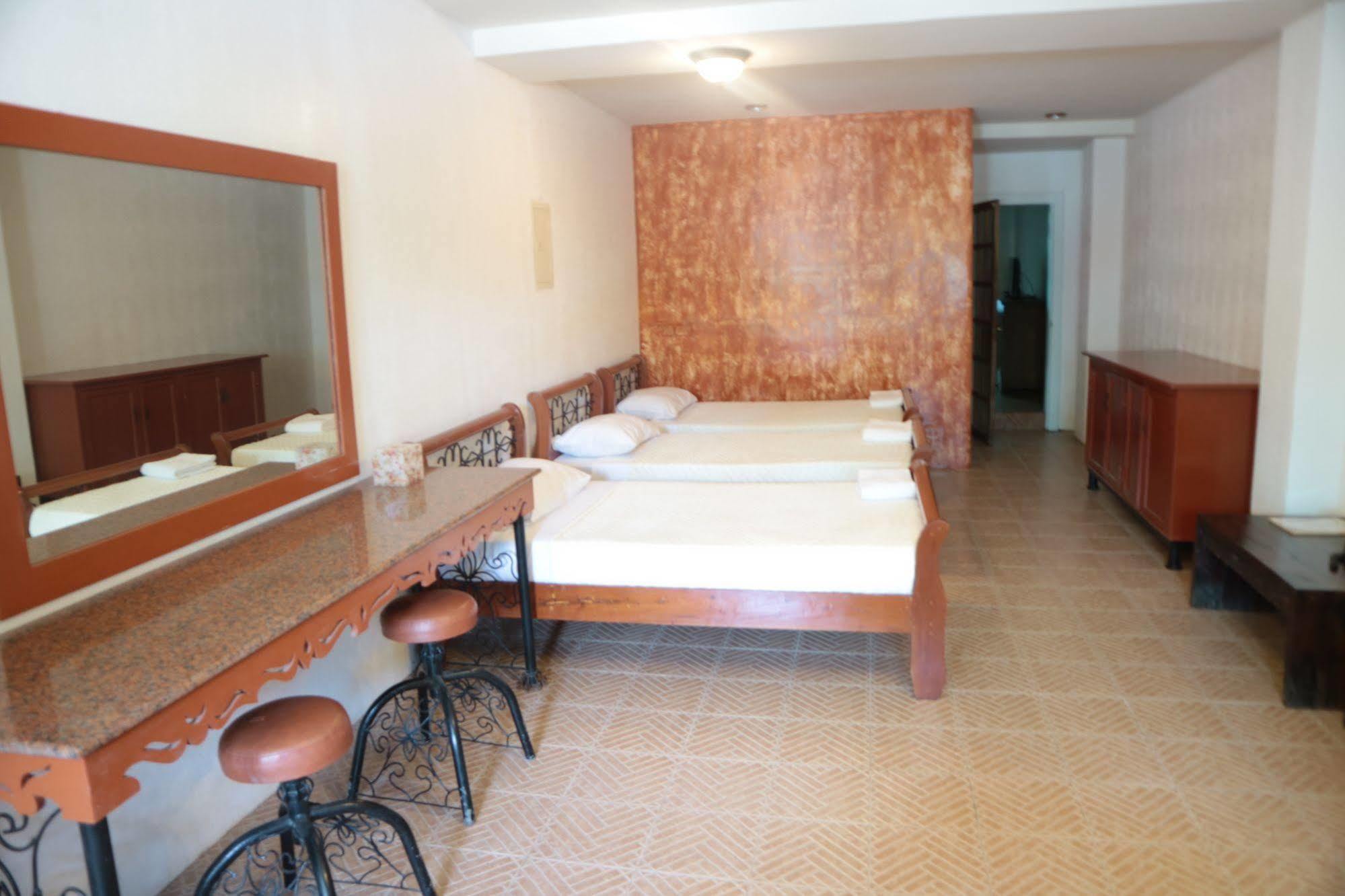 Casa La Granja Hotel Iloilo City Ngoại thất bức ảnh